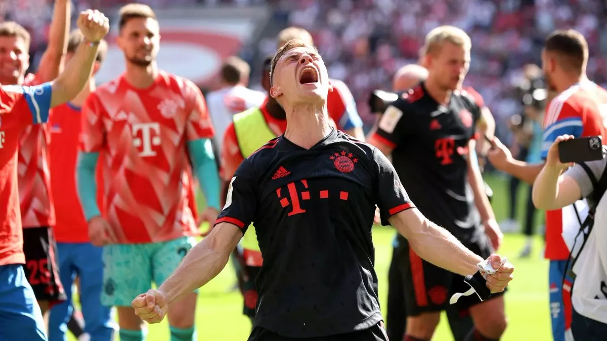 بایرن مونیخ ؛ جشم قهرمانی تیم‌های مردان و زنان بایرن مونیخ میدان مارین پلاتز