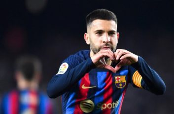 آلبا : فکر میکنم بهترین کار کنار رفتن است