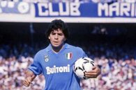 مارادونا ؛ باز شدن پنجره ساخته شده روی نقاشی صورت مارادونا در شهر ناپل