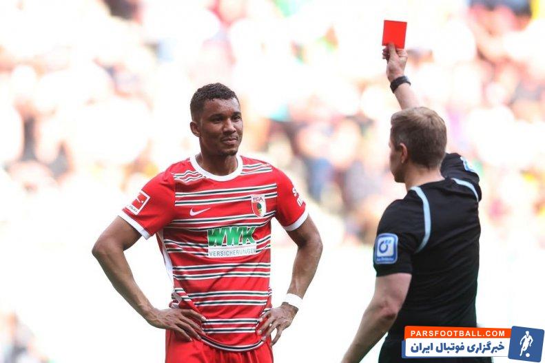 دورتموند ؛ اخراج اودوخای، مدافع آگزبورگ در دیدار برابر دورتموند