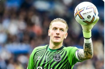 پیکفورد ؛ مهار پنالتی مدیسون از سوی پیکفورد با اطلاعات روی بطری