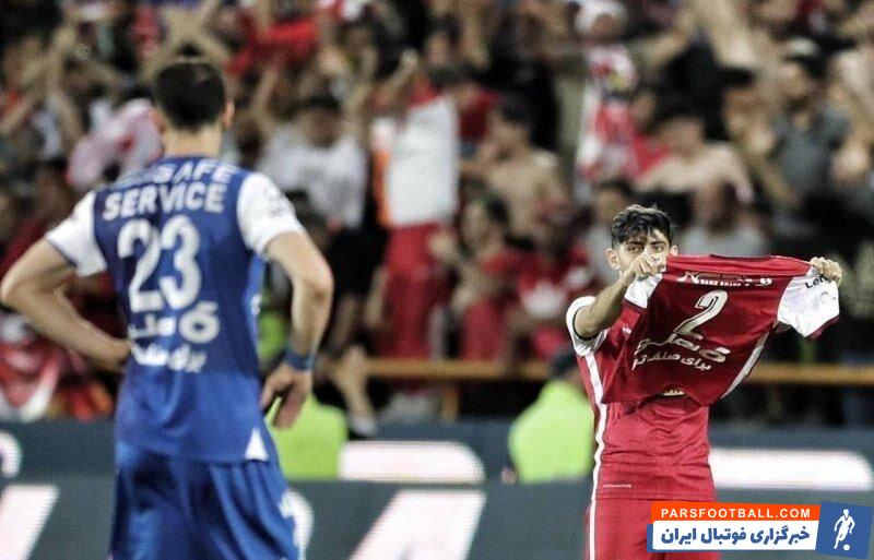 پرسپولیس ؛ نمایش پیراهن امید عالیشاه از سوی مهدی ترابی 
