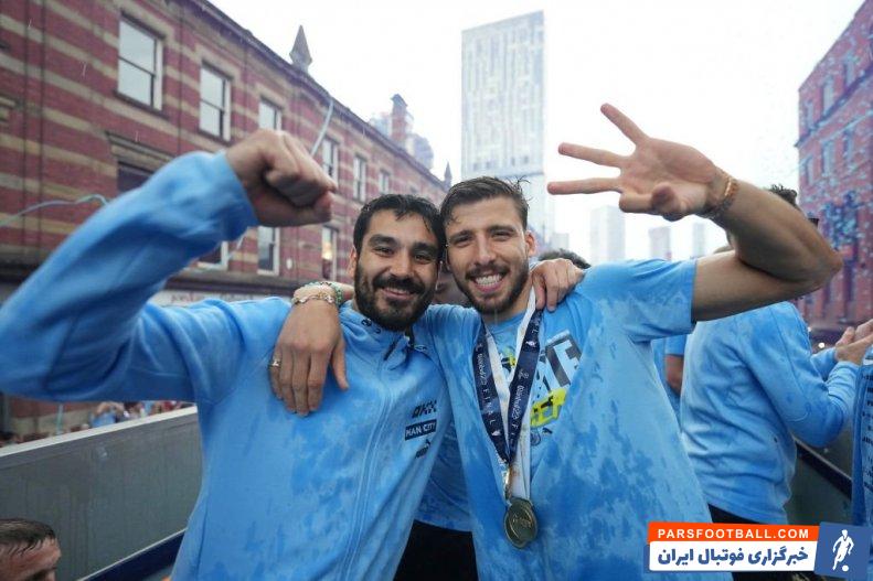 منچسترسیتی ؛ تصاویری از جشن خیابانی بازیکنان منچسترسیتی 