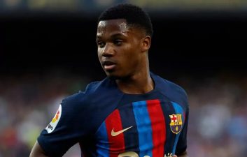 فاتی ؛ ژرژ مندس : فاتی در بارسا می‌ماند