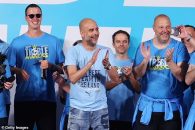 گواردیولا پاداش مالی شش رقمی خود را بین کارکنان سیتی تقسیم کرد