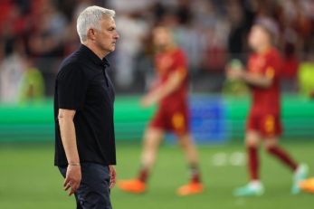 رم ؛ اشک های ژوزه مورینیو پس از شکست برابر سویا در فینال لیگ اروپا