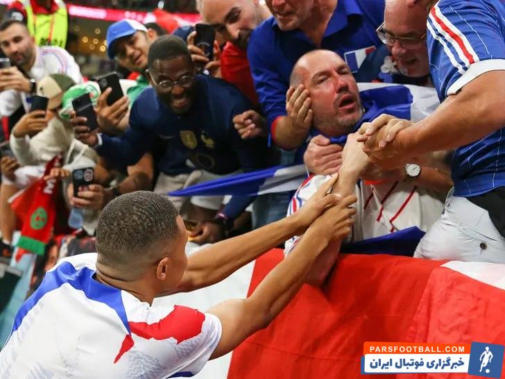 امباپه ؛ توپ امضا شده امباپه برای گیوم هوادار فرانسه