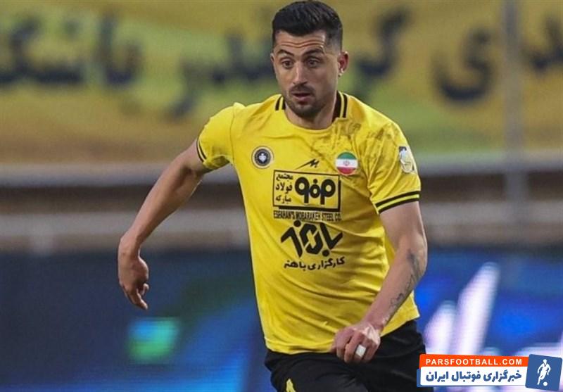 بازیکن تیم فوتبال سپاهان با وجود اینکه یک فصل دیگر تحت قرارداد زردپوشان است، اما در تمرینات این تیم حاضر نمی‌شود.