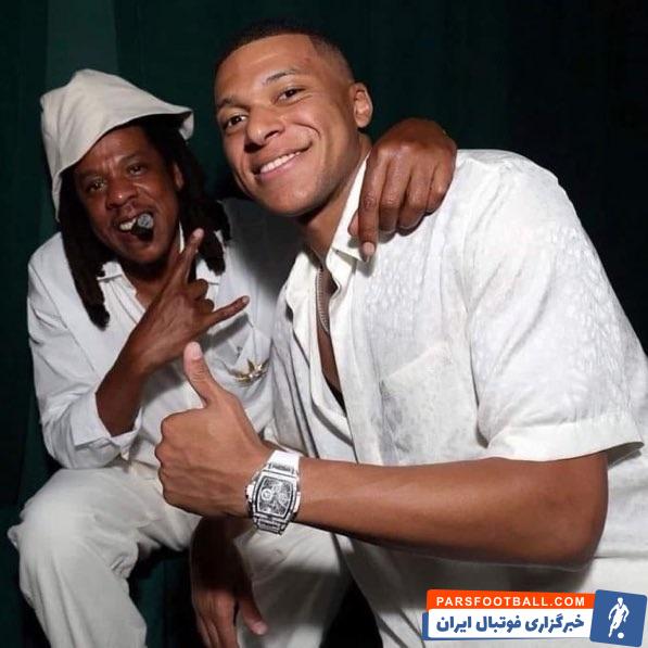 امباپه ؛ لباس یکدست سفید امباپه در میهمانی بزرگ میامی