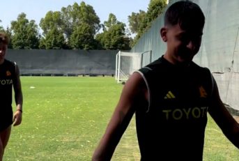 دیبالا ؛ شوخی دیبالا و ماتیچ با لنگه کفش در تمرینات آ اس رم