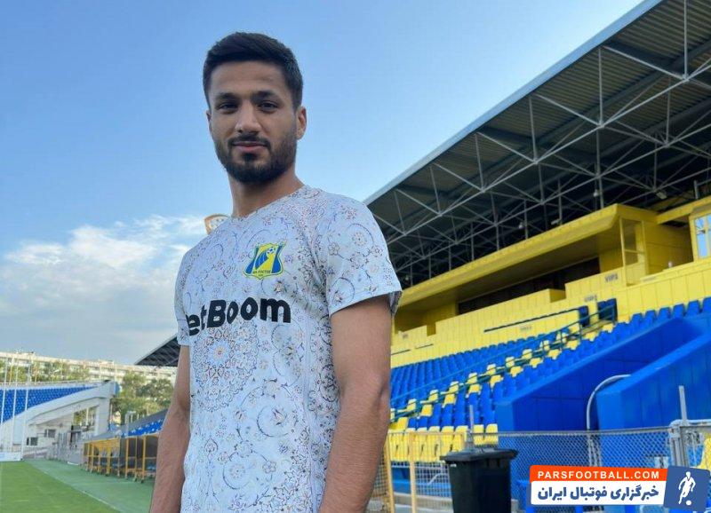 محبی ؛ تصویری از محمد محبی با شماره نه پیراهن روستوف روسیه