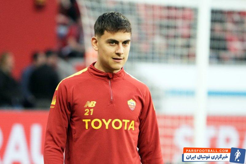 دیبالا در کنار کارلوس ساینز از تیم فراری