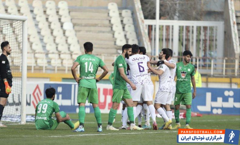 ذوب آهن به دنبال جذب یک مدافع وسط