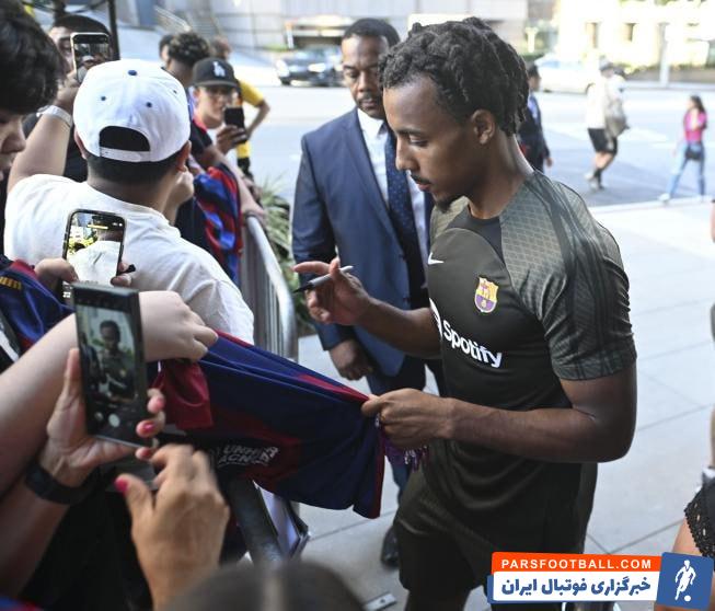 بارسلونا ؛ عکس و امضای ستاره های بارسلونا با هواداران در لس آنجلس آمریکا