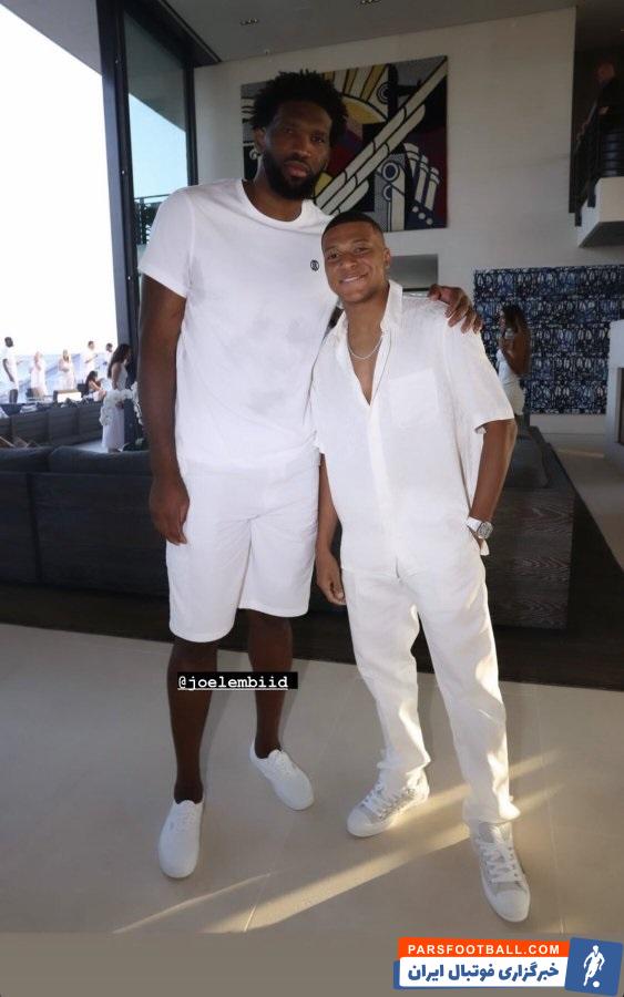 امباپه ؛ لباس یکدست سفید امباپه در میهمانی بزرگ میامی