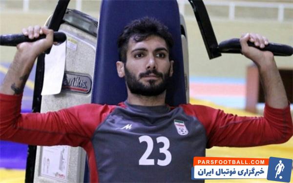 عارف آقاسی مدافع فولاد خوزستان با عقد قرارداد رسمی به تراکتور پیوست