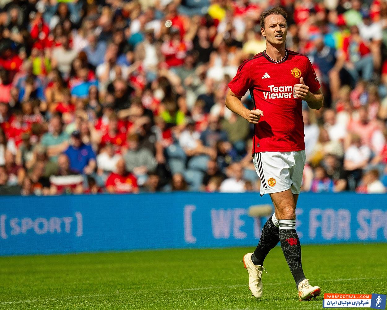 اوانز ؛ پیشنهاد تمدیدقرارداد یکساله منچستریونایتد به اوانز