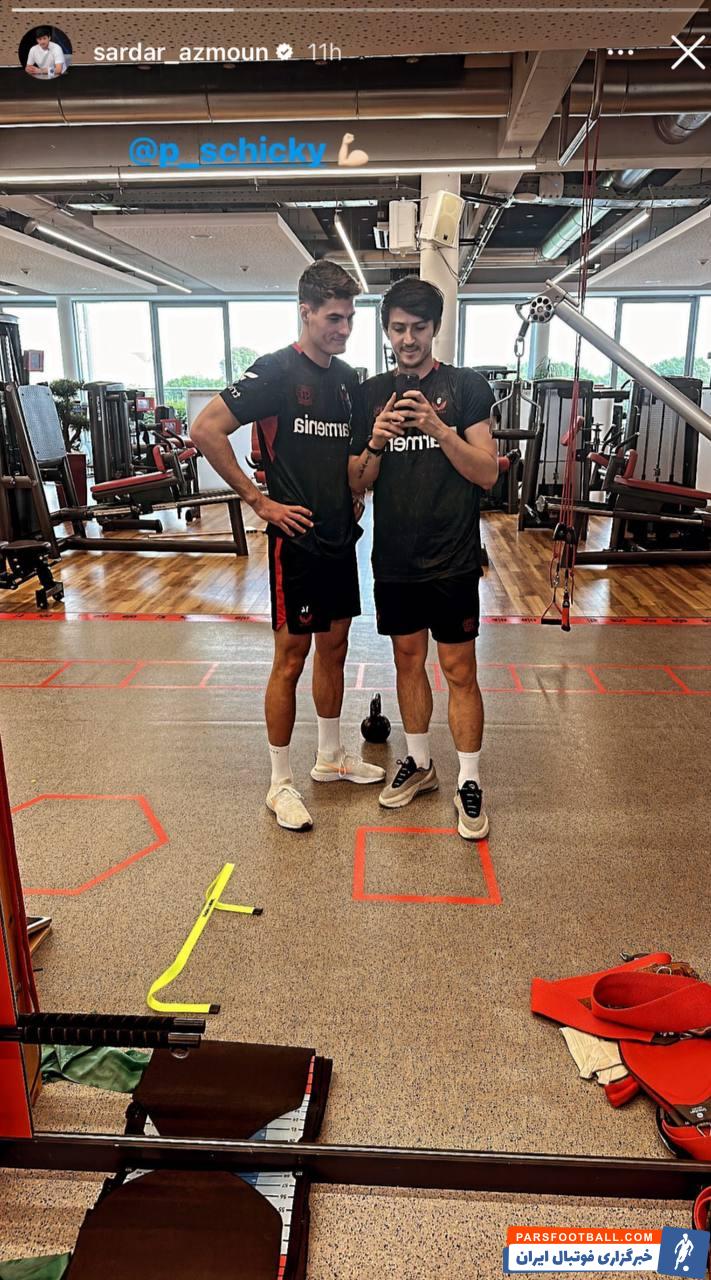 آزمون ؛ سردار آزمون در کنار پاتریک شیک در حال ریکاوری از مصدومیت