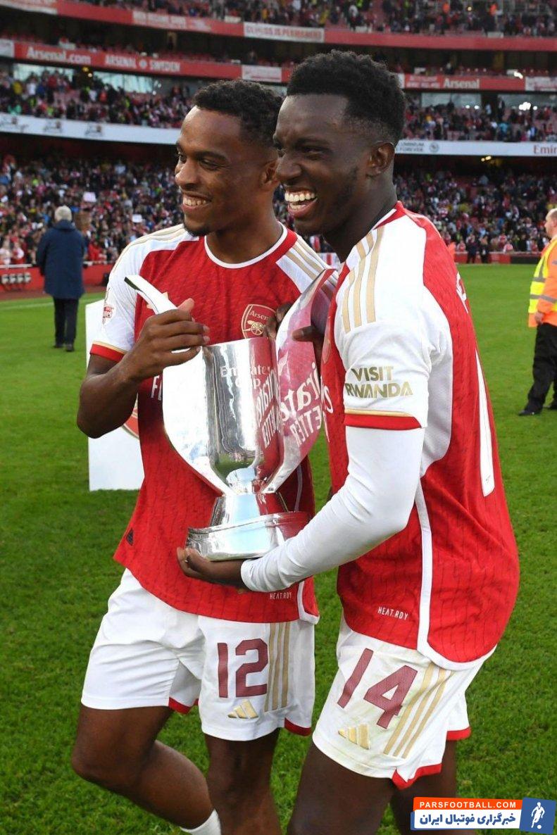 آرسنال ؛ تصاویری از اهدای امیریتس کاپ به آرسنال 