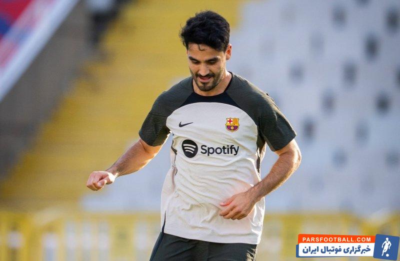 بارسلونا ؛ عکس یادگاری رومئو، ایلکای گوندوگان و اینیگو مارتینز با جام خوان گامپر