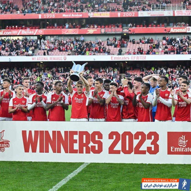 آرسنال ؛ تصاویری از اهدای امیریتس کاپ به آرسنال 