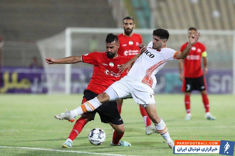 خمس و استفاده از سیدمحمد حسینی در پست هافبک دفاعی در دیدار برابر مس رفسنجان