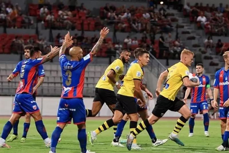 آاِک آتن در حضور ستاره ایرانی خود مقابل حریفش به برتری رسید