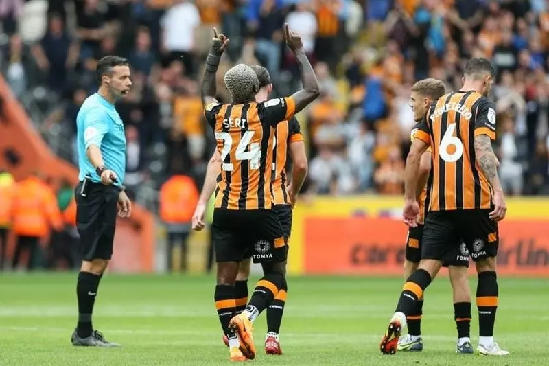 هال‌ سیتی در شب نیمکت نشینی ستاره ایرانی خود مقابل حریفش به تساوی رسید