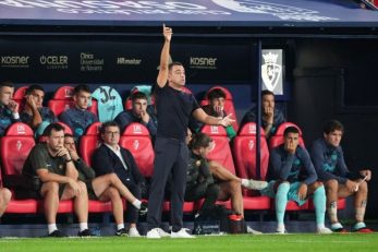 بارسلونا ؛ ژاوی : لواندوفسکی گاهی بیش از حد مورد بی مهری قرار می‌گیرد