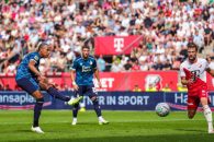 جهانبخش ؛ برد پر گل فاینورد برابر اوترخت در روز نیمکت نشینی جهانبخش