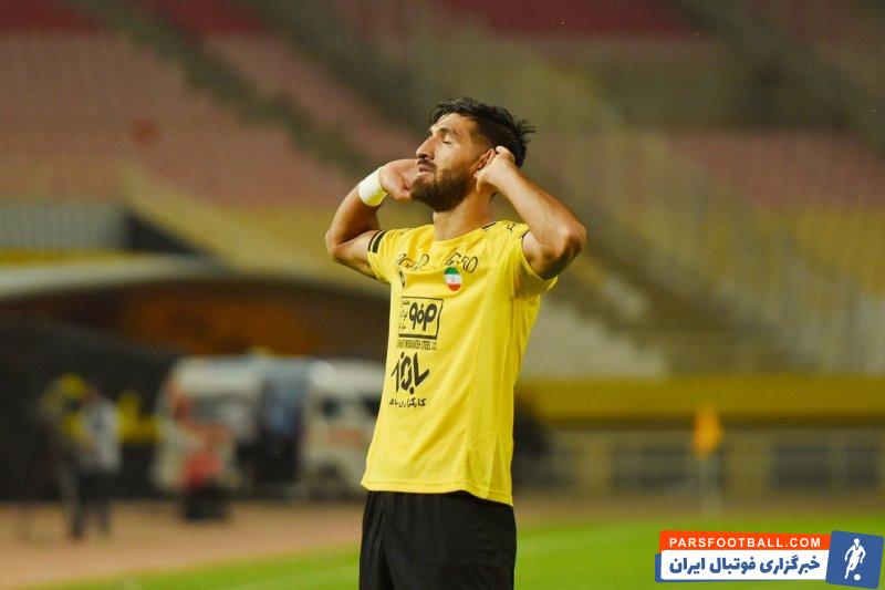 سپاهان ؛ تصویری از چهره شهریار مغانلو در سطح شهر اصفهان