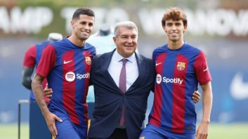 بارسلونا ؛ ژاوی : به مدیر ورزشی برای نقل و انتقالات امتیاز 10 از 10 را می دهم