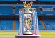 توپ زمستانی با پایه زرد کلاسیک و استفاده از بنفش و نارنجی لیگ برتر انگلیس