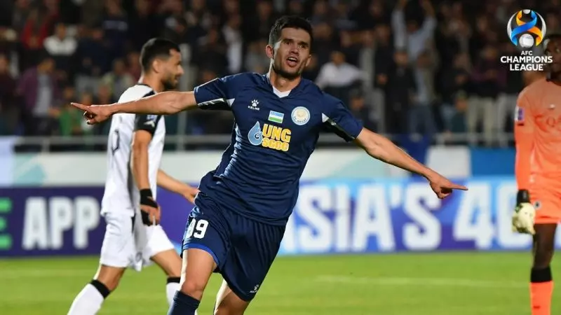 عزیزبک آمانوف با درخشش خود داغ دل هواداران استقلال را تازه کرد