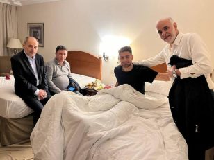 مرتضی پورعلی‌ گنجی در دیدار مقابل قطر با مصدومیت شدیدی رو به رو شد