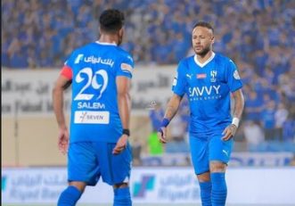 نیمار چمن آزادی را به دقت بررسی کرد