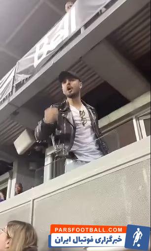 اینسینیه خطاب به هوادار خودی : "هی، تو! دهانت را ببند!"