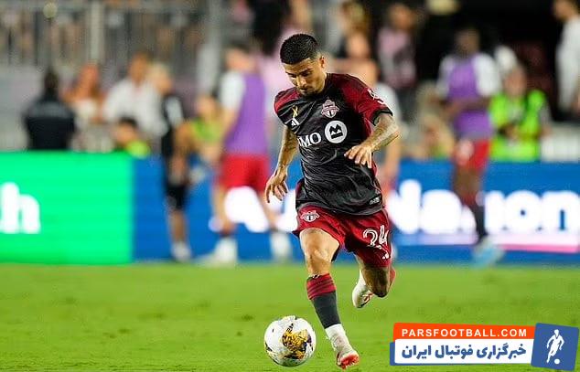 اینسینیه خطاب به هوادار خودی : "هی، تو! دهانت را ببند!"