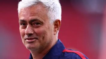 رم ؛ اخراج مورینیو به خاطر تمسخر سرمربی مونزا