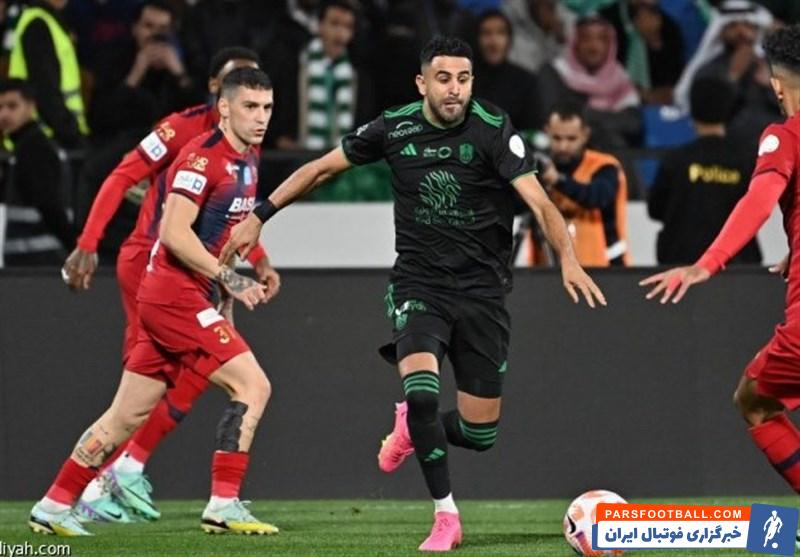 الاهلی ؛ انتقاد هواداران الاهلی از ریاض محرز