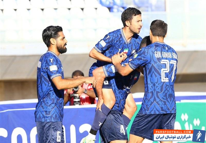 عاشوری بازیکن گل گهر : سپاهان را شانس اول قهرمانی می‌دانم