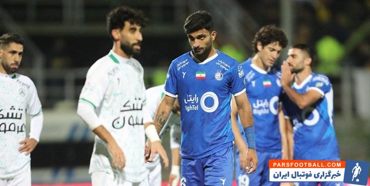 استقلال ؛ ناراحتی بازیکنان ذوب اهن در رختکن پس از تساوی برابر استقلال