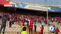 استقلال ؛ هواداران تراکتور در ورزشگاه آزادی با شور و شوق بالا در حال تشویق تیمشان