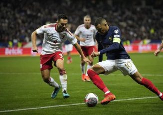 امباپه ؛ ژان پیر پاپن : امباپه می تواند از رکورد گلزنی مسی و رونالدو نیز عبور کند