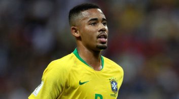 ژسوس ؛ حضور ژسوسش در اردوی تیم برزیل با وجود مصدومیت