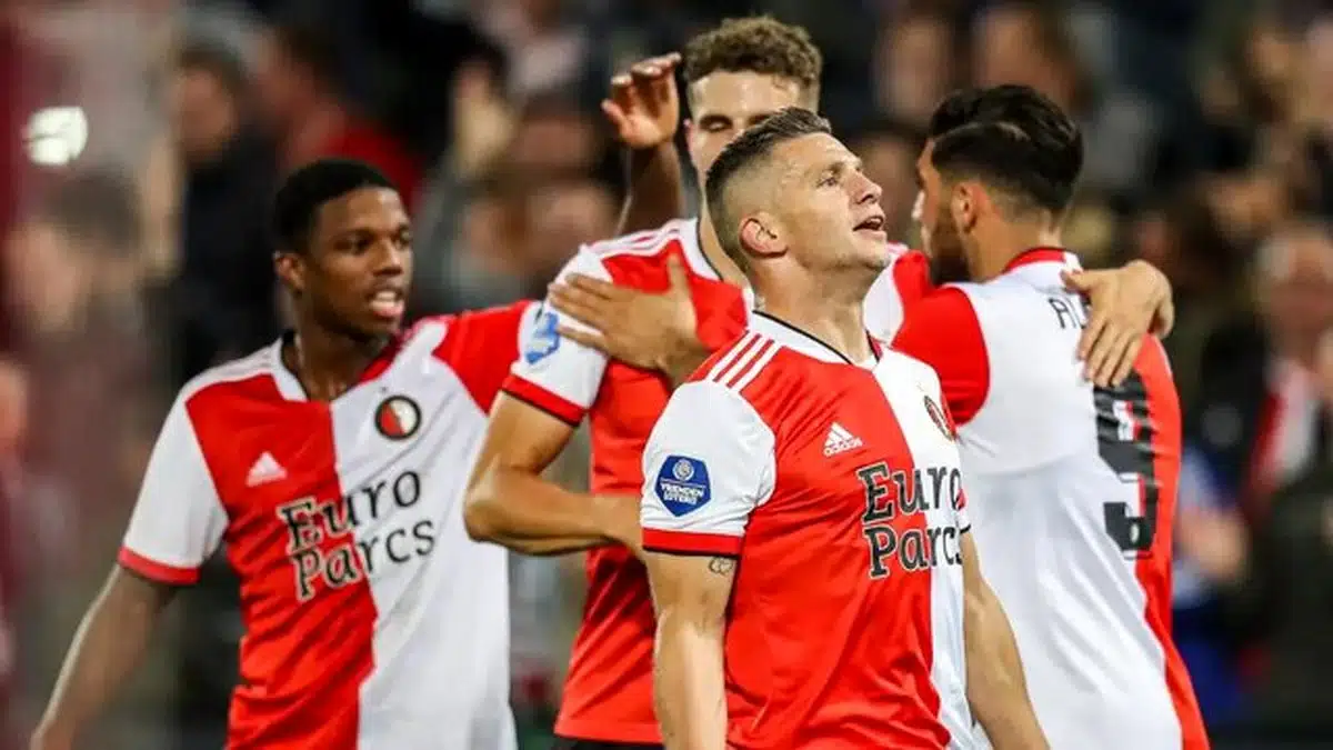 فاینورد در حضور ستاره ایرانی مقابل حریفش به برتری رسید