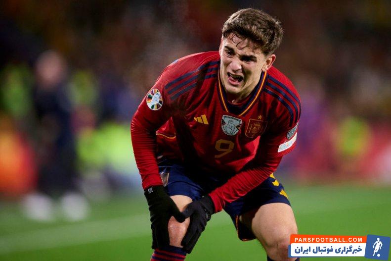 گاوی ؛ خوان کارلس مونیائو دکتر مامور عمل جراحی رباط صلیبی گاوی