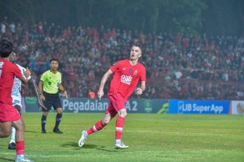 لطفی ؛ مجتبی لطفی مدافع ایرانی پرسیجا اندونزی : نیمفصل به لیگ برتر برمی گردم