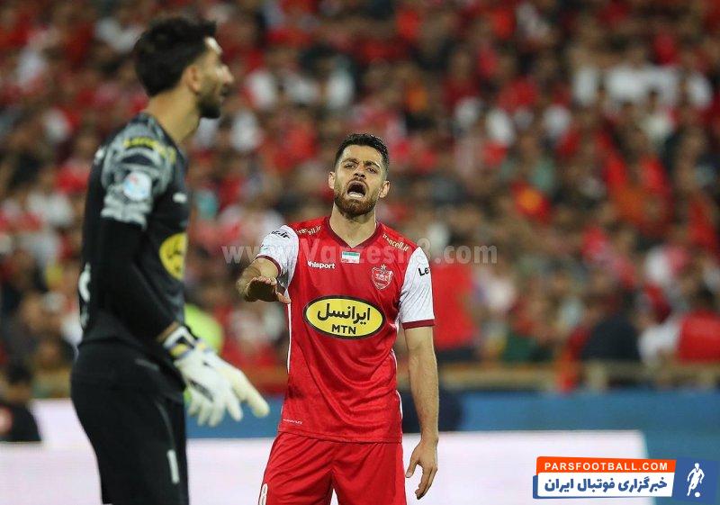 مرتضی ؛ عیادت علیرضا بیرانوند و فرشاد فرجی از مرتضی پور علی گنجی در بیمارستان