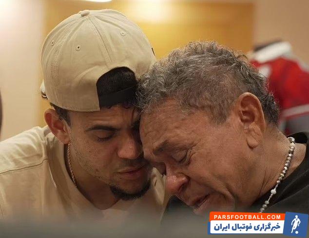 دیاز ؛ دیدار لوئیس دیاز با پدرش در کلمبیا پس از رهایی از دست آدم رباها 